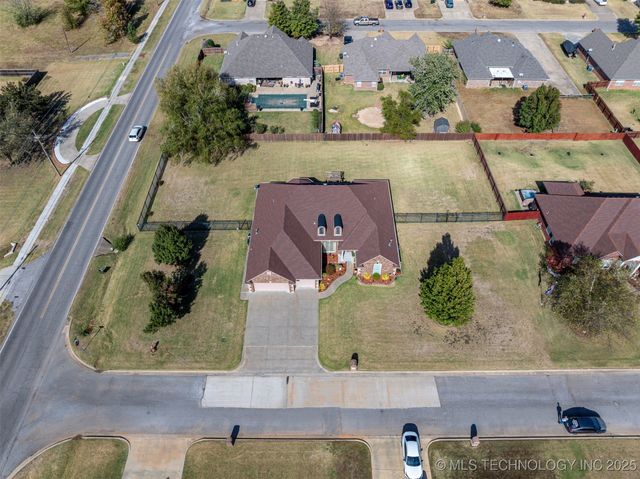 1400 Richmond Drive, Fort Gibson, OK 74434