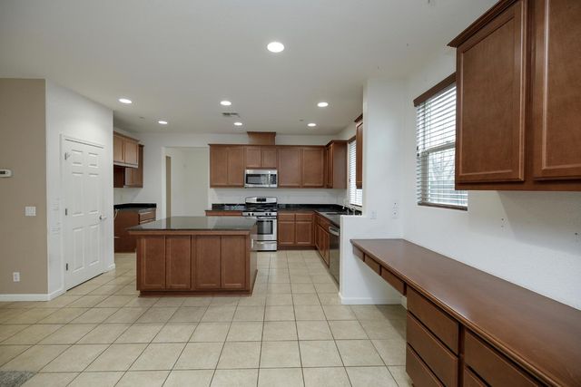 407 Northampton Way, Newman, CA 95360