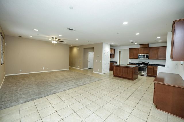 407 Northampton Way, Newman, CA 95360