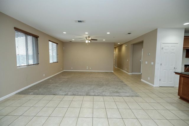 407 Northampton Way, Newman, CA 95360