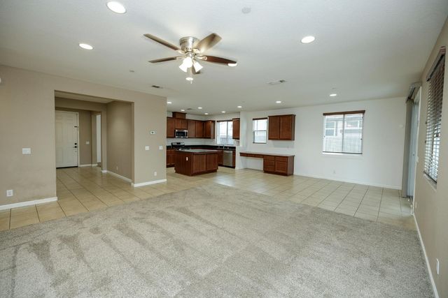 407 Northampton Way, Newman, CA 95360