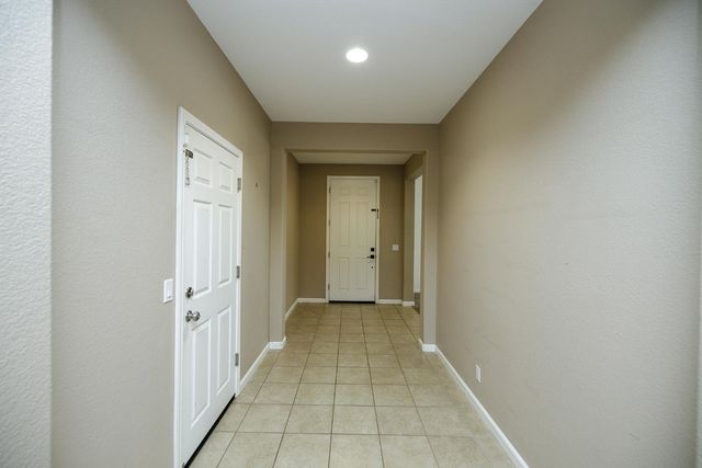 407 Northampton Way, Newman, CA 95360