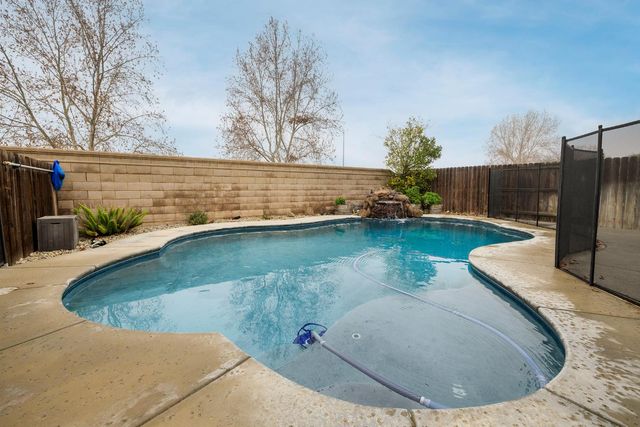 407 Northampton Way, Newman, CA 95360