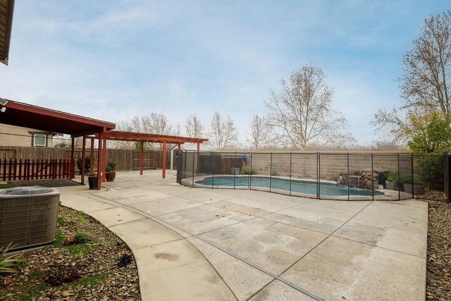 407 Northampton Way, Newman, CA 95360