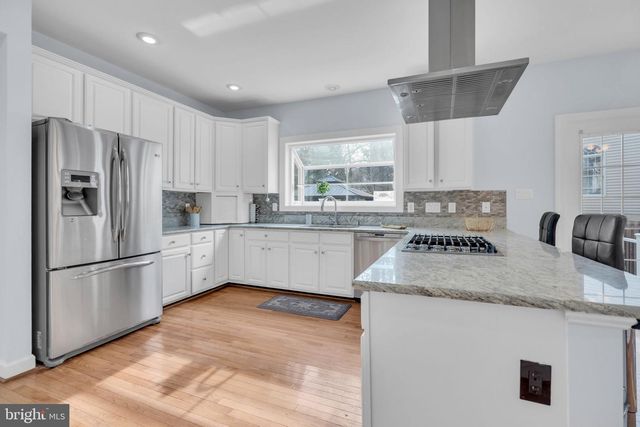 9315 HALLSTON CT, Fairfax Station, VA 22039