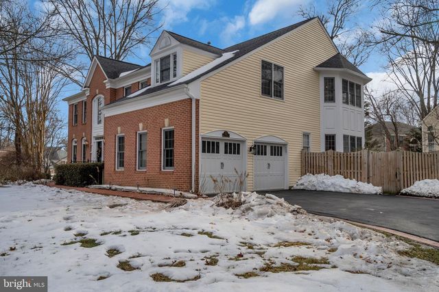 9315 HALLSTON CT, Fairfax Station, VA 22039