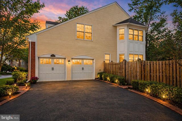 9315 HALLSTON CT, Fairfax Station, VA 22039
