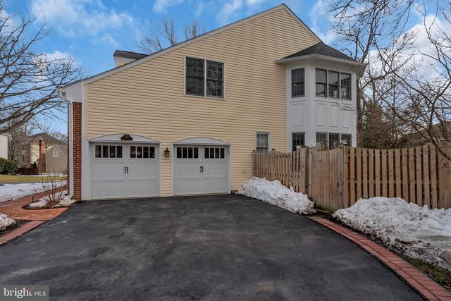 9315 HALLSTON CT, Fairfax Station, VA 22039