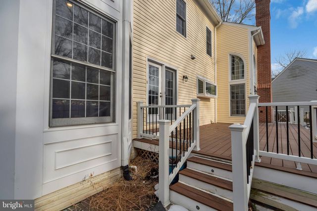 9315 HALLSTON CT, Fairfax Station, VA 22039