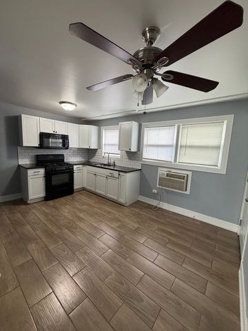 8700 S 82nd Court 1E, Hickory Hills, IL 60457