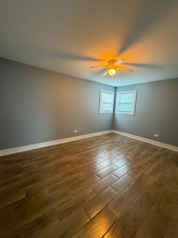 8700 S 82nd Court 1E, Hickory Hills, IL 60457