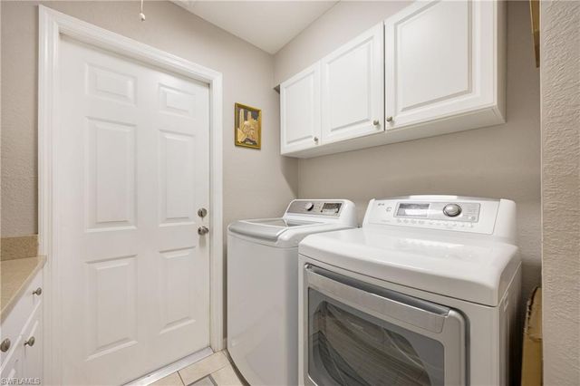 1131 28th PL, Cape Coral, FL 33993