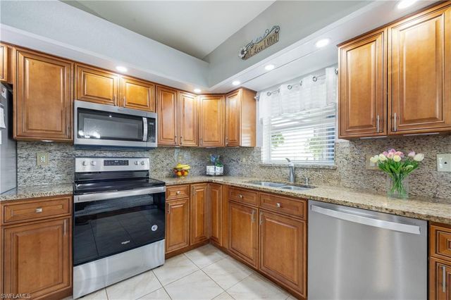 1131 28th PL, Cape Coral, FL 33993