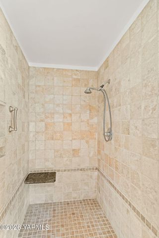 5710 Primrose Ct, Moxee, WA 98936