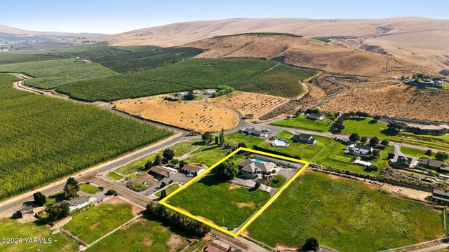 5710 Primrose Ct, Moxee, WA 98936