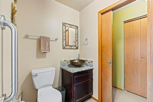 5710 Primrose Ct, Moxee, WA 98936