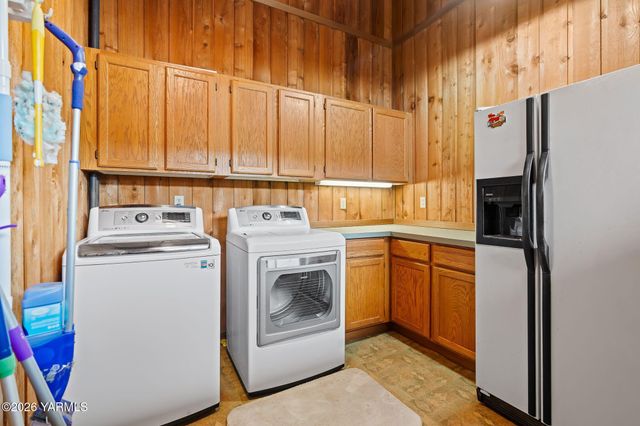 5710 Primrose Ct, Moxee, WA 98936