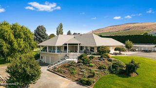 5710 Primrose Ct, Moxee, WA 98936