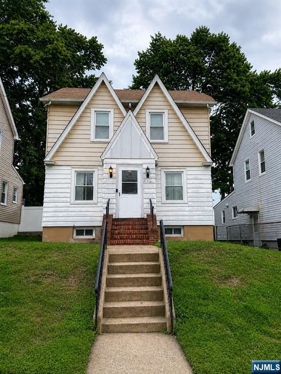 239 8th Avenue, Paterson, NJ 07514