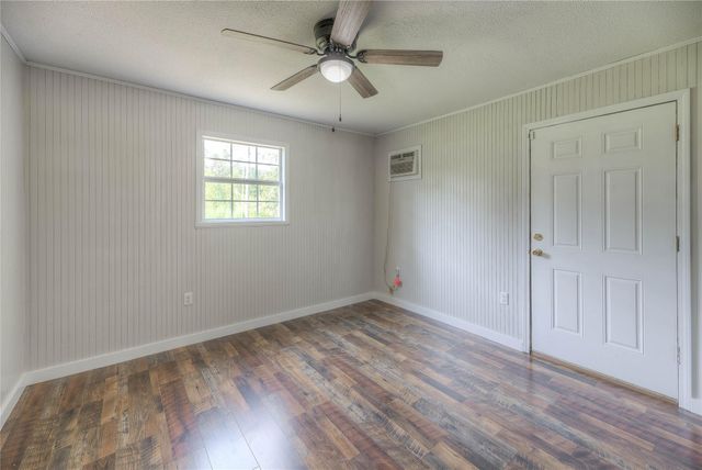 415 E Sherwood Drive, Livingston, TX 77351