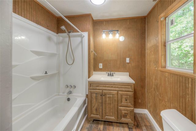 415 E Sherwood Drive, Livingston, TX 77351