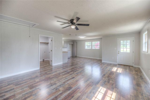 415 E Sherwood Drive, Livingston, TX 77351