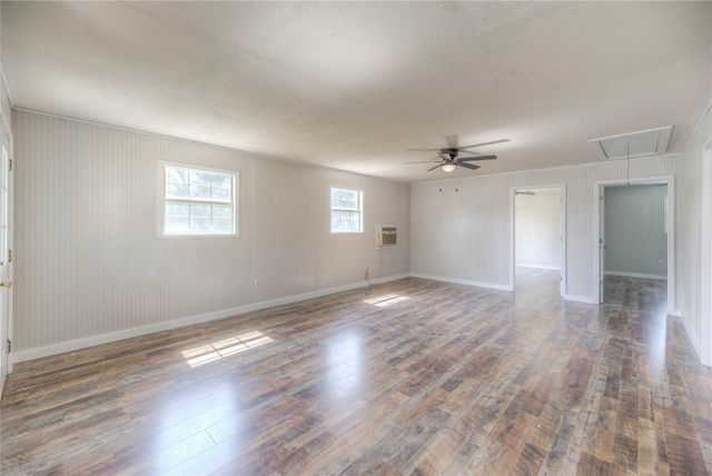 415 E Sherwood Drive, Livingston, TX 77351