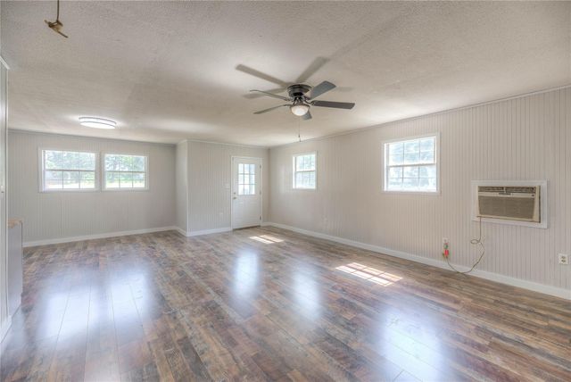 415 E Sherwood Drive, Livingston, TX 77351