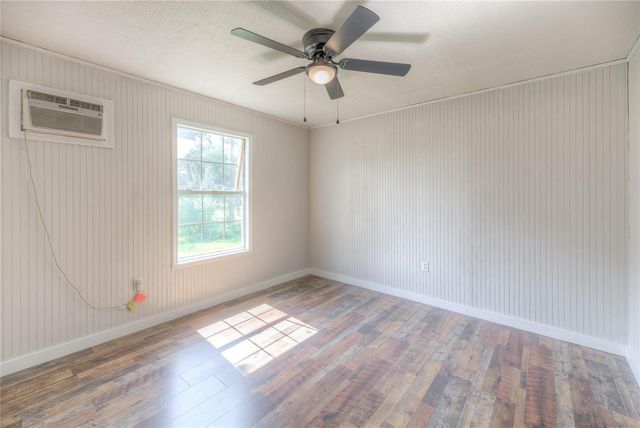 415 E Sherwood Drive, Livingston, TX 77351