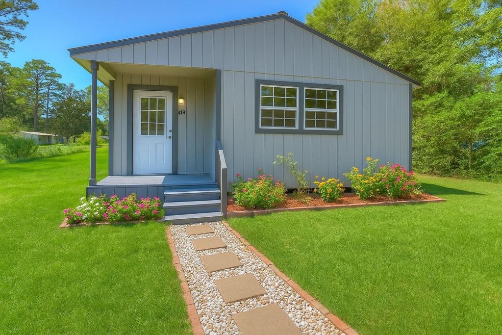 415 E Sherwood Drive, Livingston, TX 77351