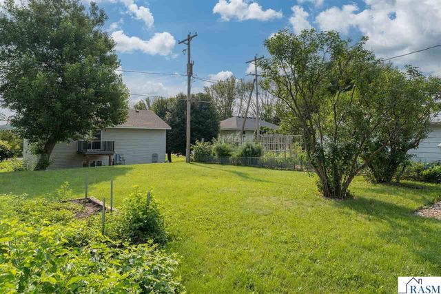 610 Lyndale Street, North Mankato, MN 56003