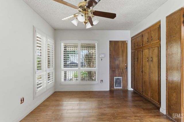 6710 Pinedale Court, Bakersfield, CA 93308