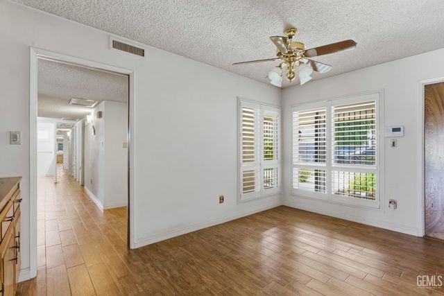 6710 Pinedale Court, Bakersfield, CA 93308