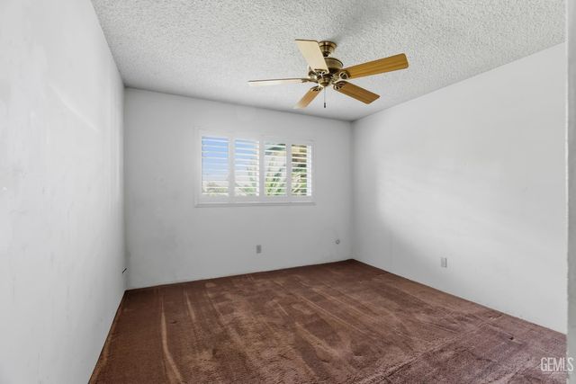 6710 Pinedale Court, Bakersfield, CA 93308