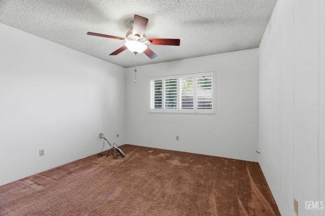 6710 Pinedale Court, Bakersfield, CA 93308