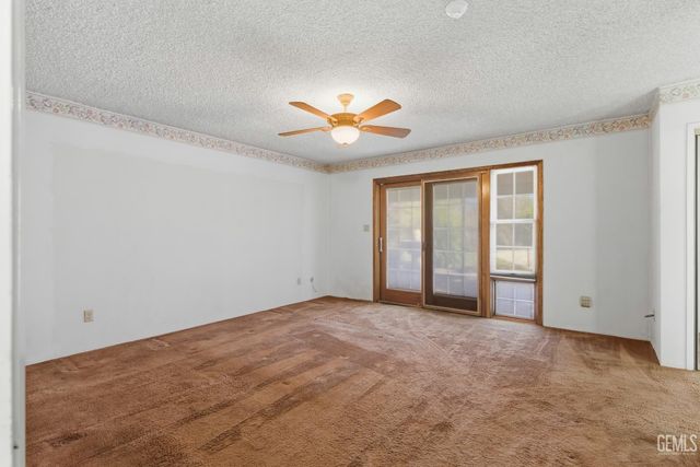 6710 Pinedale Court, Bakersfield, CA 93308