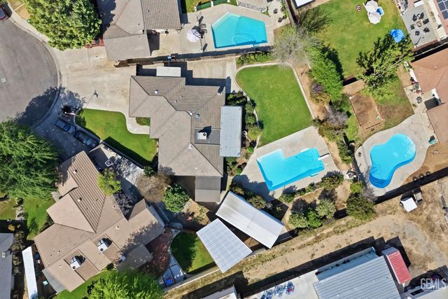 6710 Pinedale Court, Bakersfield, CA 93308