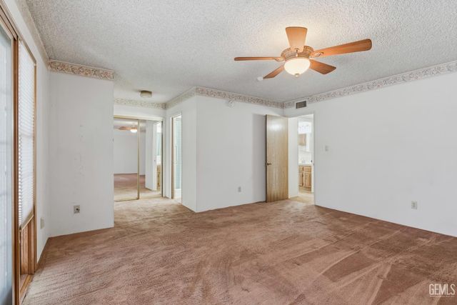 6710 Pinedale Court, Bakersfield, CA 93308