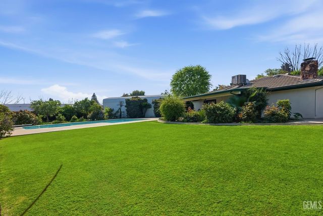 6710 Pinedale Court, Bakersfield, CA 93308