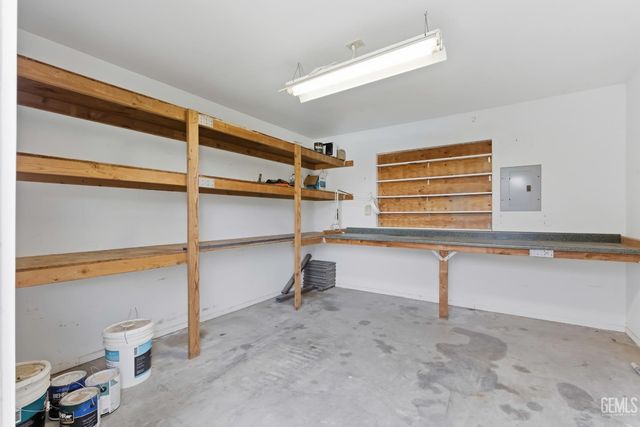 6710 Pinedale Court, Bakersfield, CA 93308