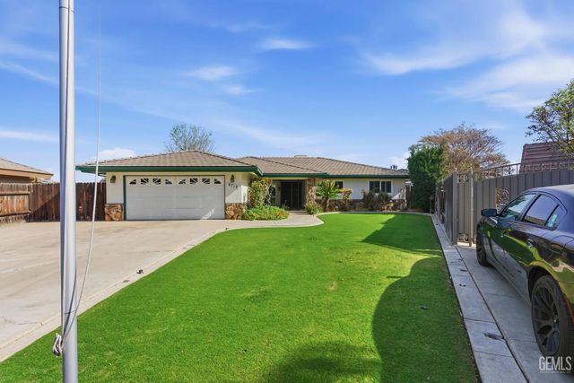 6710 Pinedale Court, Bakersfield, CA 93308