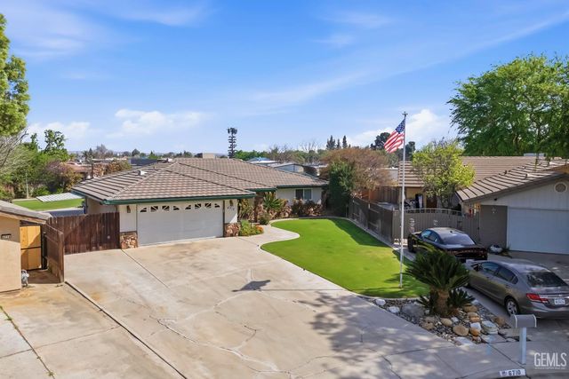 6710 Pinedale Court, Bakersfield, CA 93308