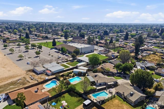 6710 Pinedale Court, Bakersfield, CA 93308