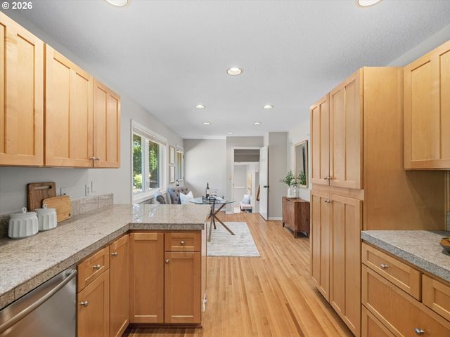 27885 Sw LADD HILL Rd, Sherwood, OR 97140