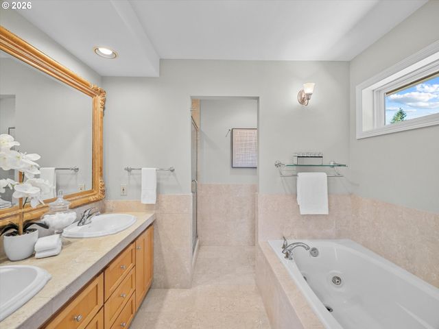 27885 Sw LADD HILL Rd, Sherwood, OR 97140