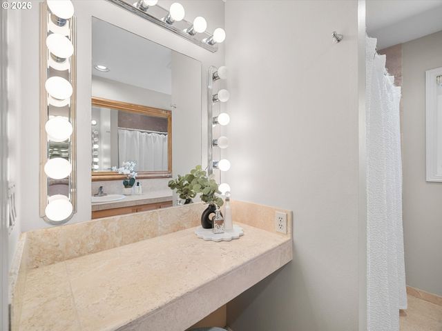 27885 Sw LADD HILL Rd, Sherwood, OR 97140