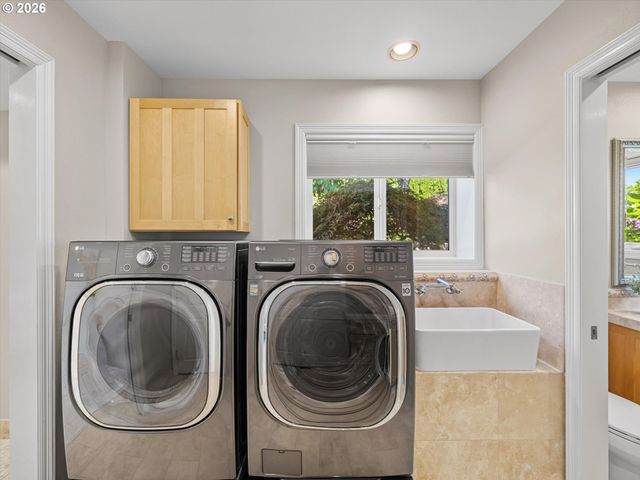 27885 Sw LADD HILL Rd, Sherwood, OR 97140