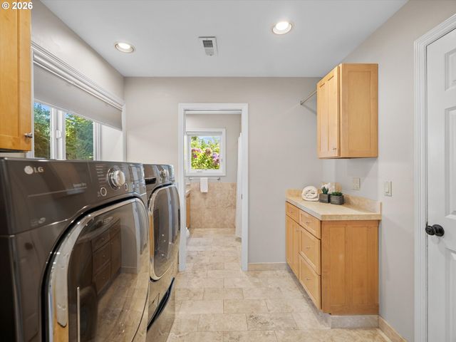 27885 Sw LADD HILL Rd, Sherwood, OR 97140