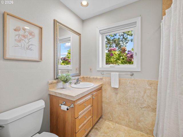 27885 Sw LADD HILL Rd, Sherwood, OR 97140