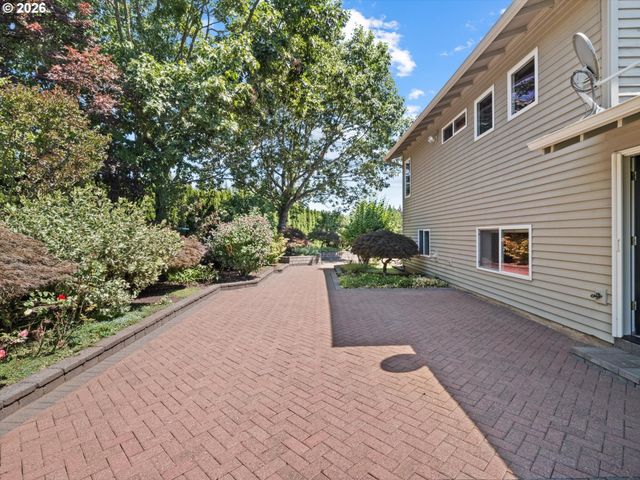 27885 Sw LADD HILL Rd, Sherwood, OR 97140